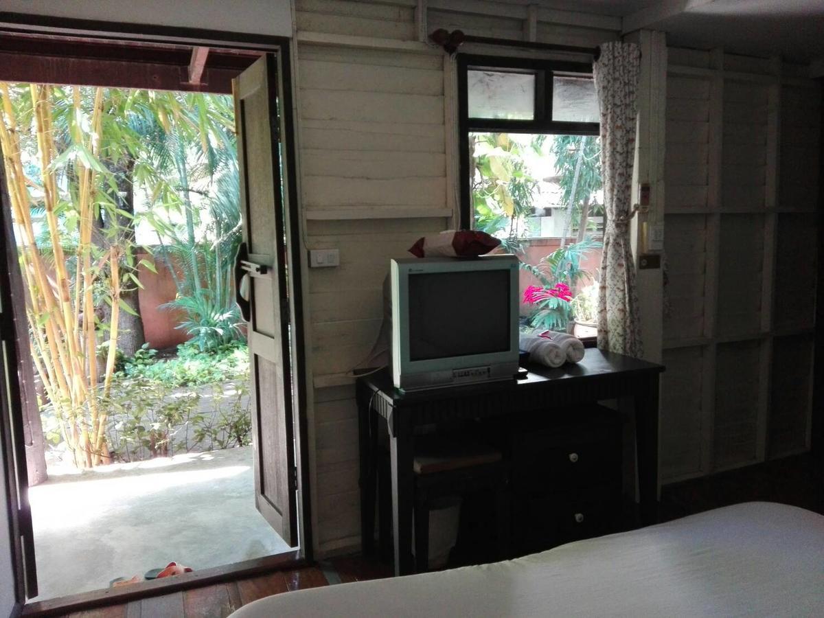 Smile House Guesthouse Чиангмай Экстерьер фото